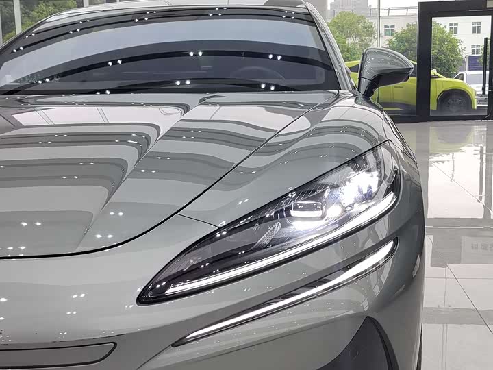 Photo 9 - Denza Z9GT