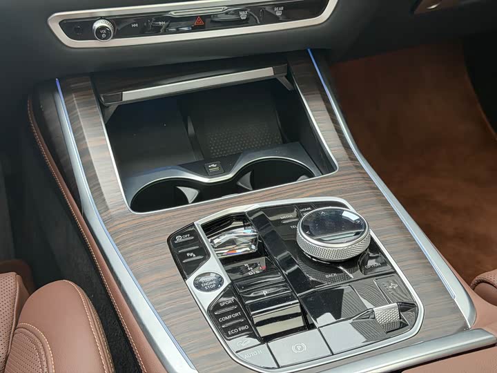 Фото 8 - BMW X7