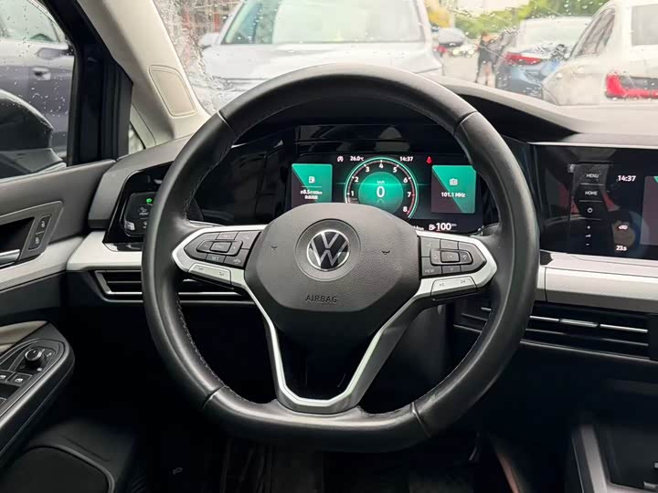 Фото 8 - Volkswagen Golf