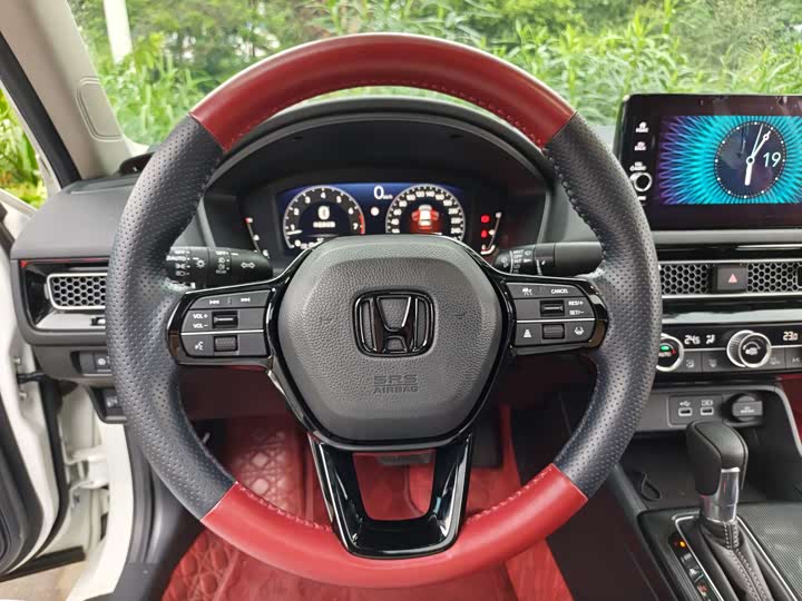 Photo 5 - Honda Civic