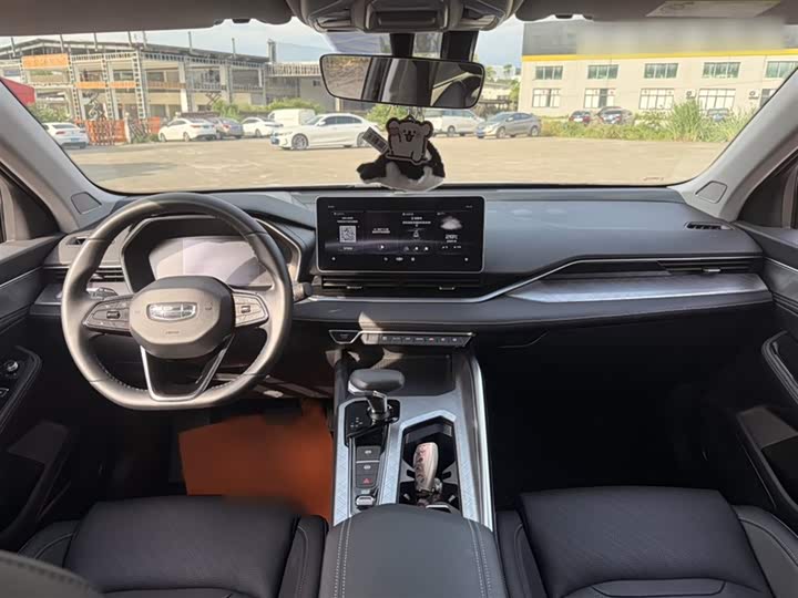 Фото 9 - Geely Preface