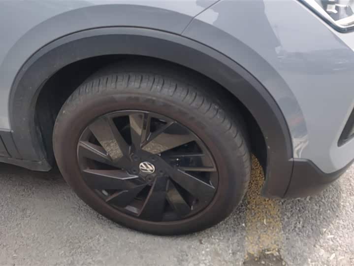 Volkswagen Tharu 2025 2025款 新锐 300TSI 锐享版