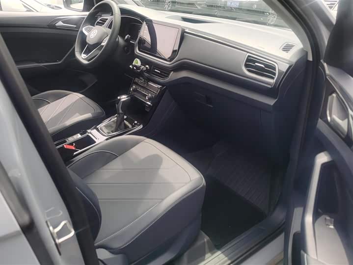 Volkswagen Tharu 2025 2025款 新锐 300TSI 锐享版