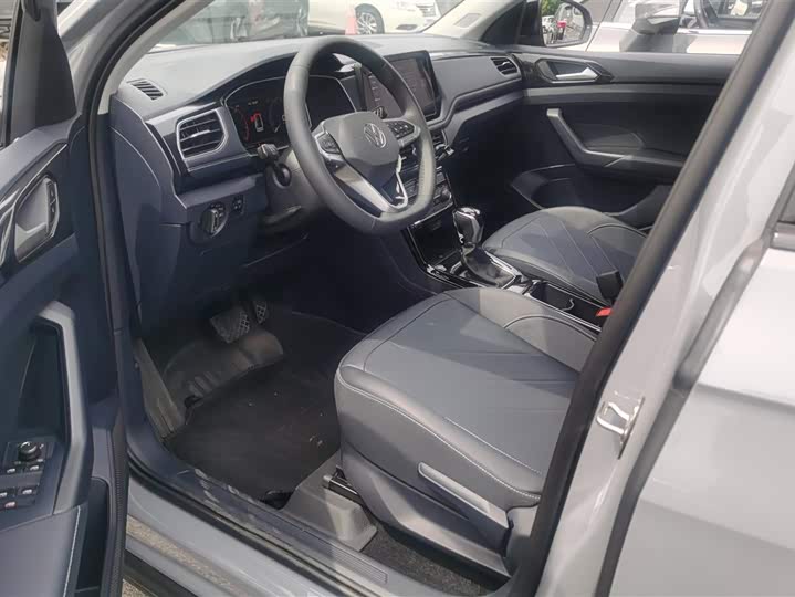 Volkswagen Tharu 2025 2025款 新锐 300TSI 锐享版