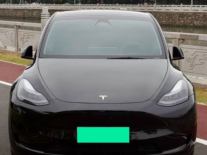 Zdjęcie 2 - Tesla Model Y
