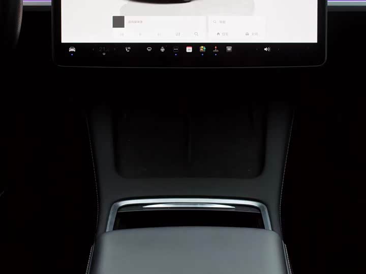 Zdjęcie 5 - Tesla Model Y