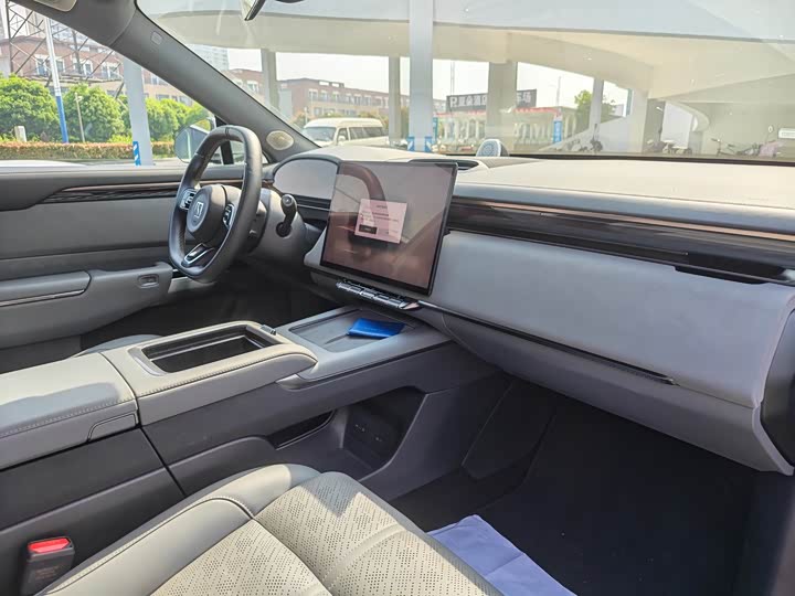 Zeekr 7X 2025 2025款 75kWh 后驱智驾版