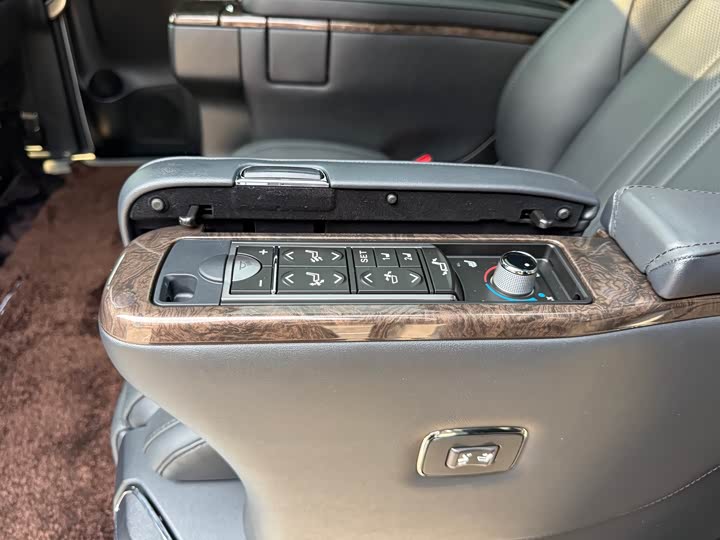 Фото 5 - Toyota Alphard