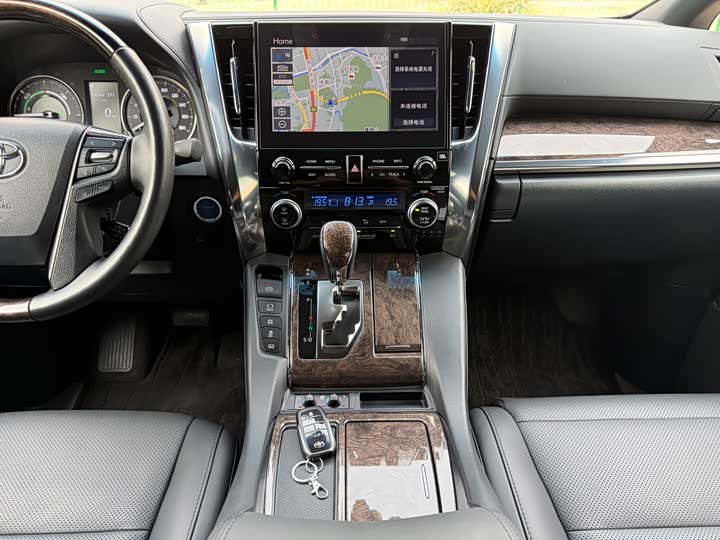 Фото 7 - Toyota Alphard