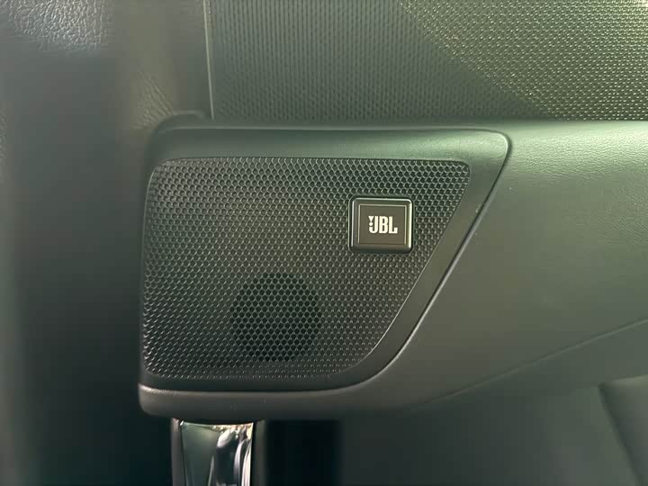 Фото 9 - Toyota Alphard