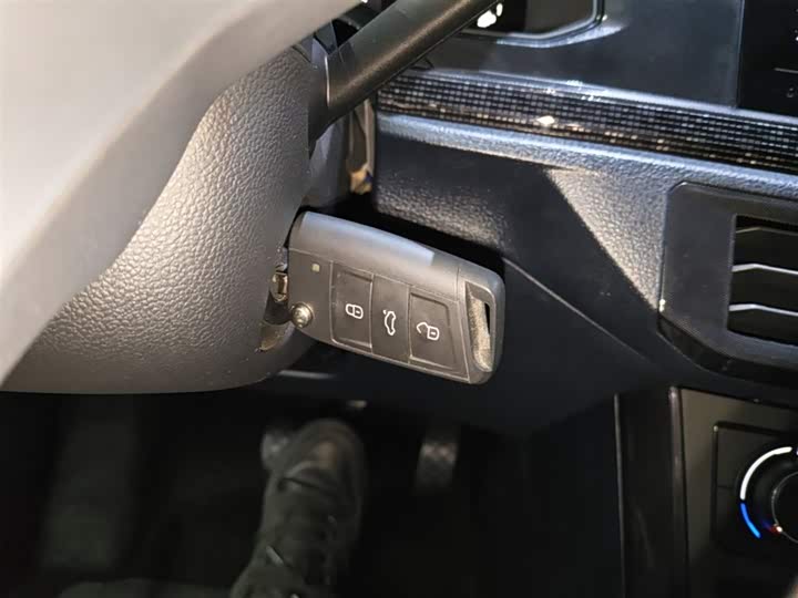 Фото 9 - Volkswagen Lavida