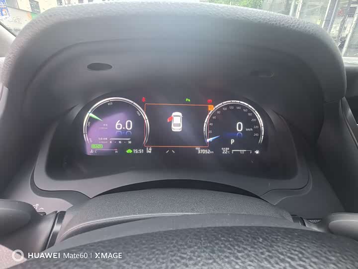 Фото 6 - Toyota Camry