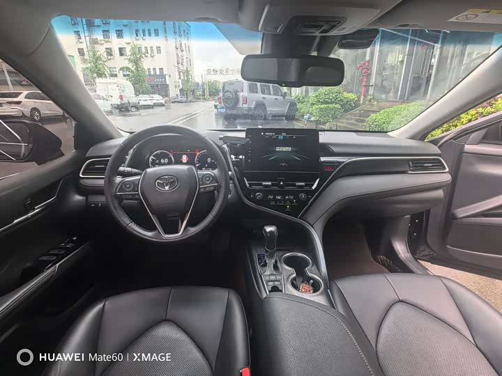 Фото 7 - Toyota Camry