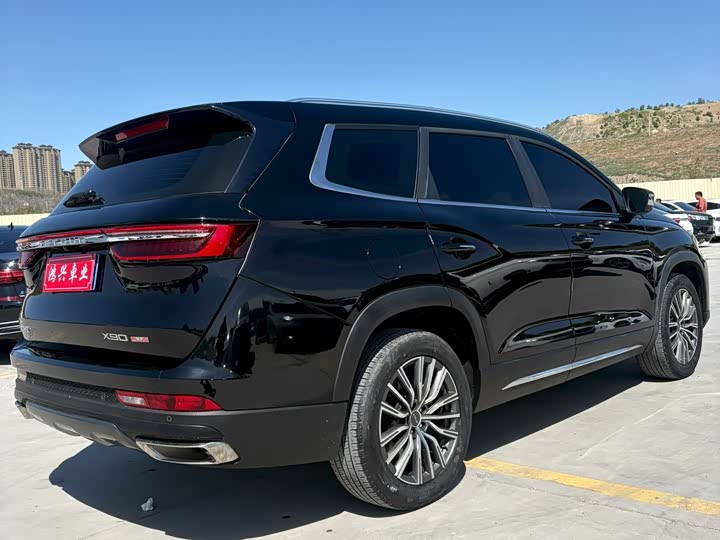 Jetour X90 Plus 2025 2025款 超越版 1.6TD DCT大家庭欢乐版 7座