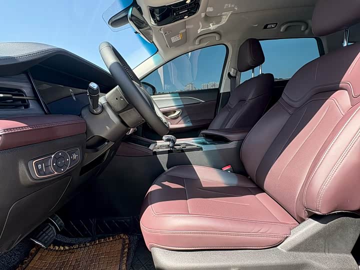 Jetour X90 Plus 2025 2025款 超越版 1.6TD DCT大家庭欢乐版 7座