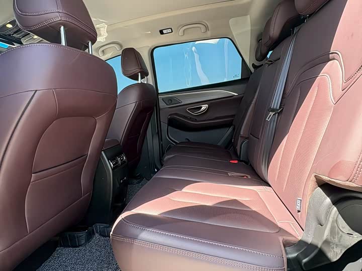 Jetour X90 Plus 2025 2025款 超越版 1.6TD DCT大家庭欢乐版 7座