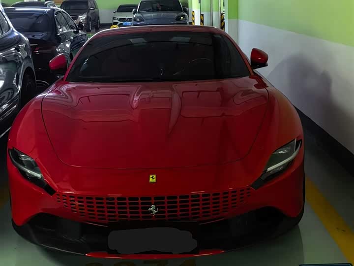 Фото 2 - Ferrari Roma