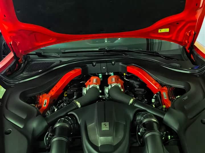 Фото 6 - Ferrari Roma