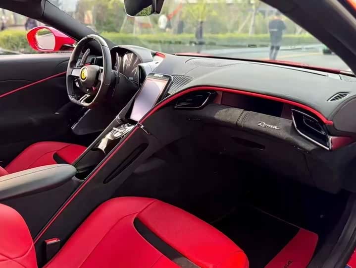 Фото 7 - Ferrari Roma
