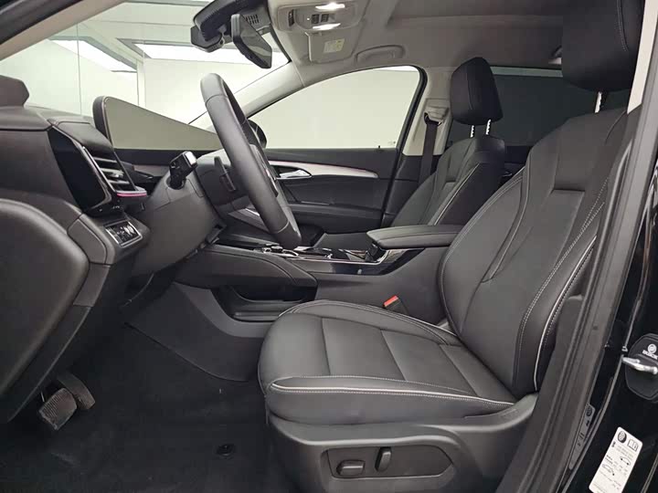 Buick Envision Plus 2025 2025款 昂科威Plus 28T 两驱白金版