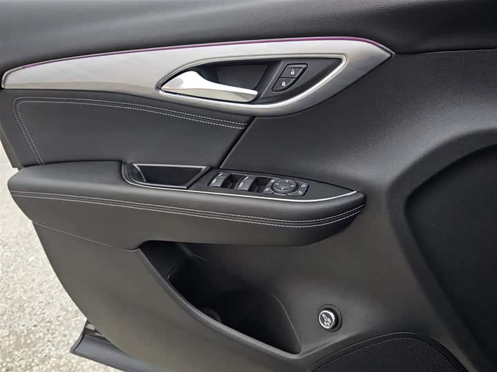 Buick Envision Plus 2025 2025款 昂科威Plus 28T 两驱白金版