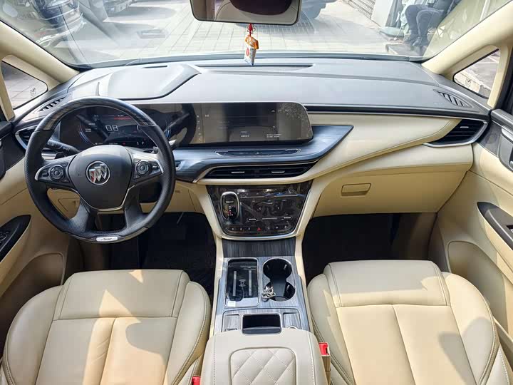 Фото 9 - Buick GL8 ES