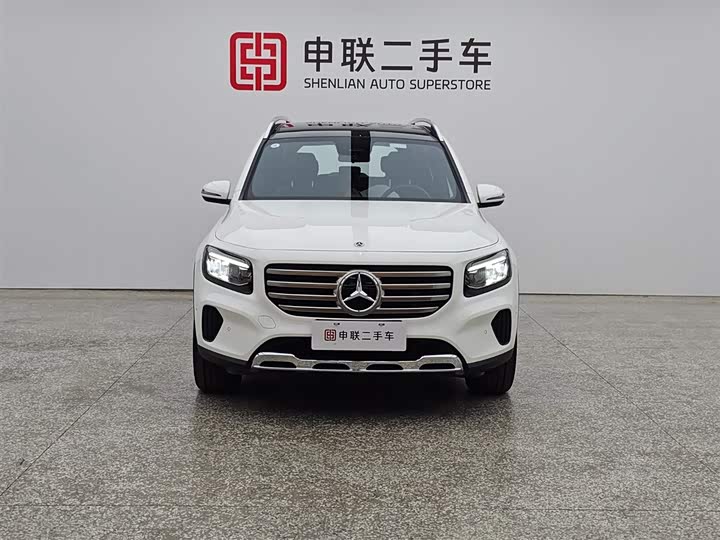 Photo 2 - Mercedes-Benz GLB-Class
