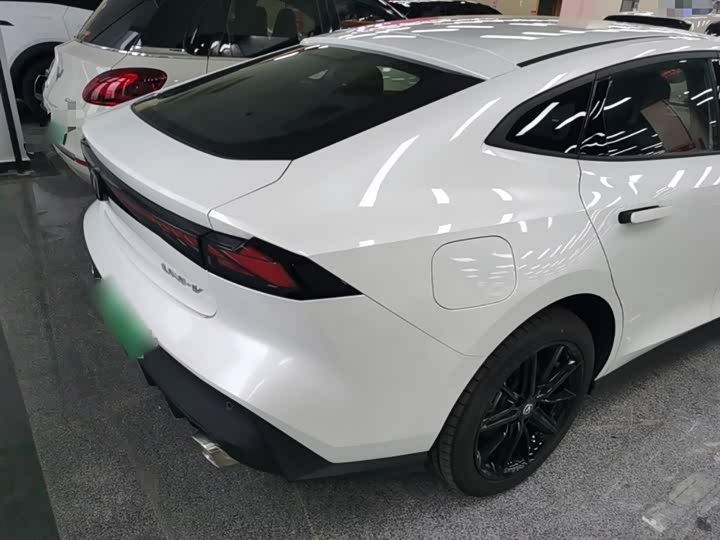 Changan UNI-V Hybrid 2023 2023款 智电iDD 1.5T 113km智趣型