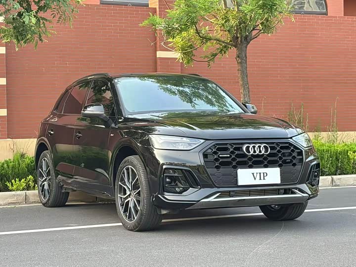 Фото 2 - Audi Q5L