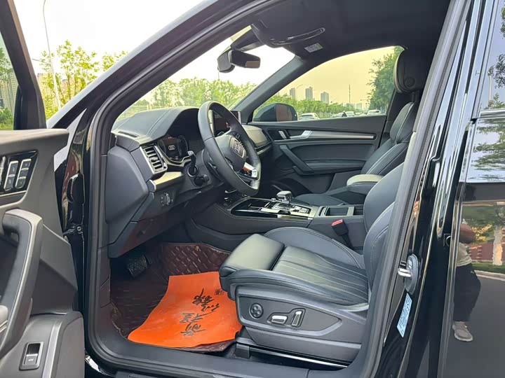 Фото 4 - Audi Q5L
