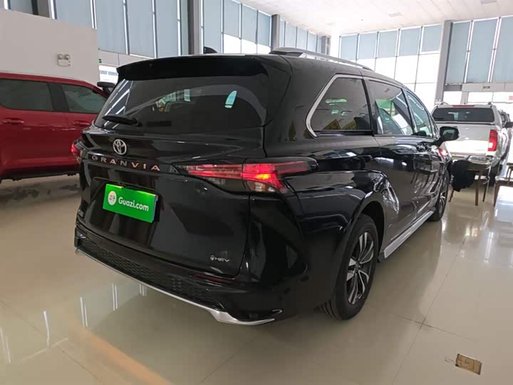 Toyota Granvia 2026 2026款 2.5L混动 豪华版