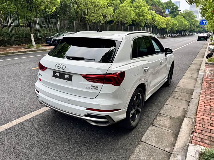 Zdjęcie 4 - Audi Q3