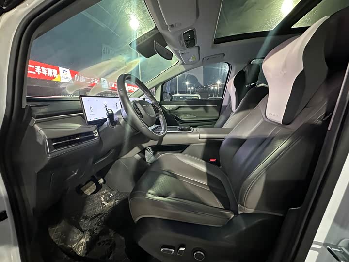 Фото 7 - Maxus G70