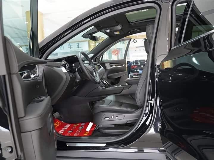 2025 Cadillac XT6