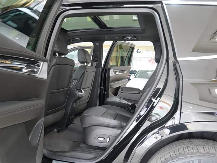 Cadillac XT6 2025 2025款 2.0T 六座四驱豪华行政经典版
