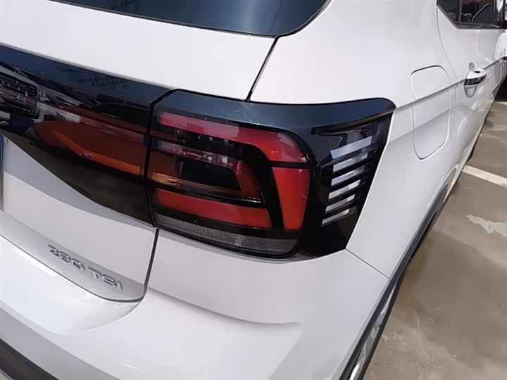 صورة 8 - Volkswagen T-Cross