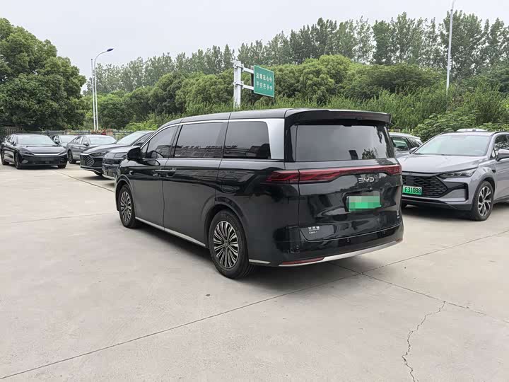 BYD Xia 2025 2025款 DM-i 1.5T 180km 卓越型