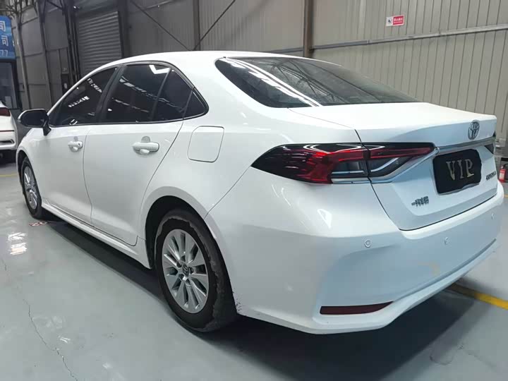 Фото 6 - Toyota Corolla