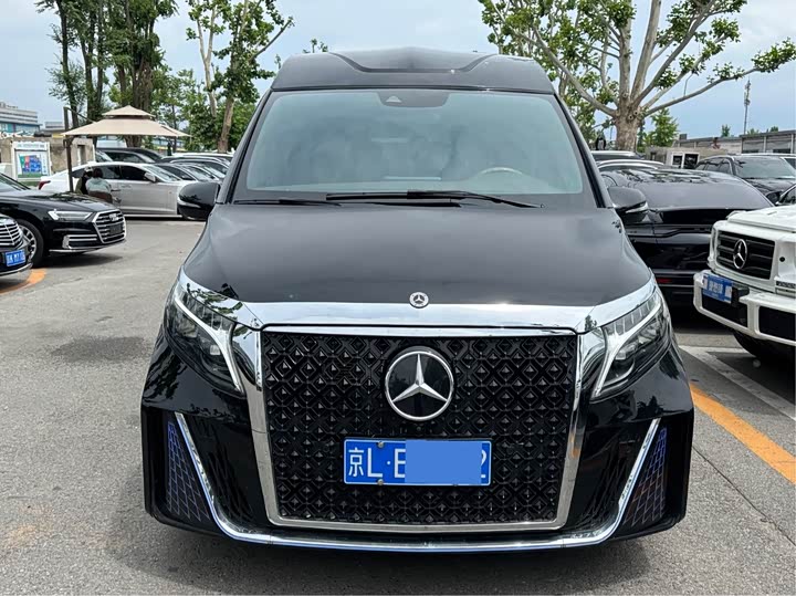 Mercedes-Benz V-Class 2022 2022款 V 260 L 长轴距尊贵版