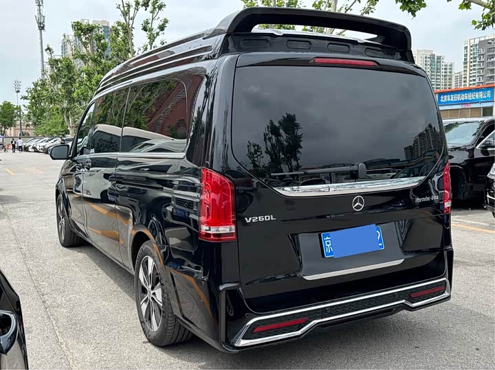 Mercedes-Benz V-Class 2022 2022款 V 260 L 长轴距尊贵版