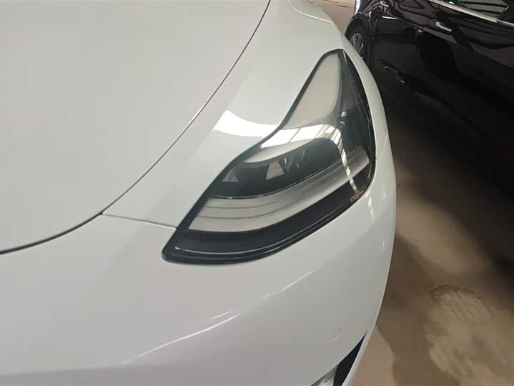 Zdjęcie 5 - Tesla Model Y