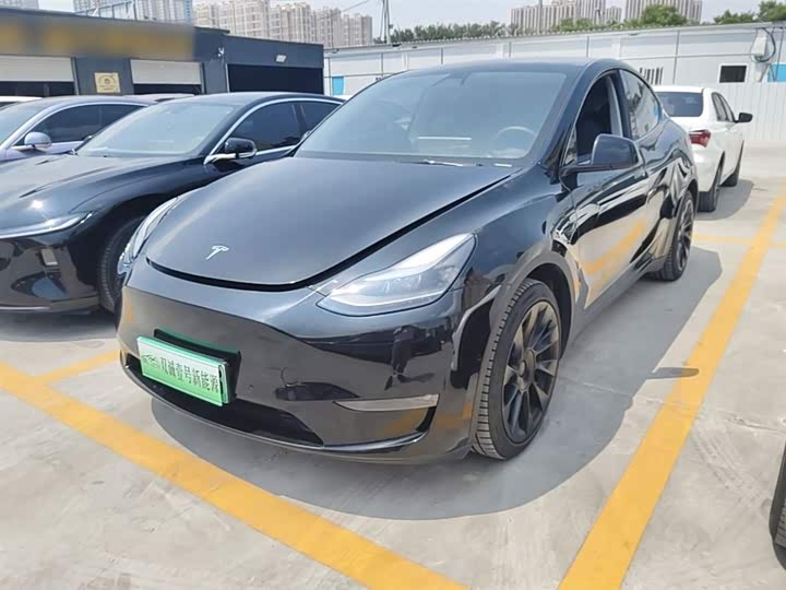 Photo 2 - Tesla Model Y