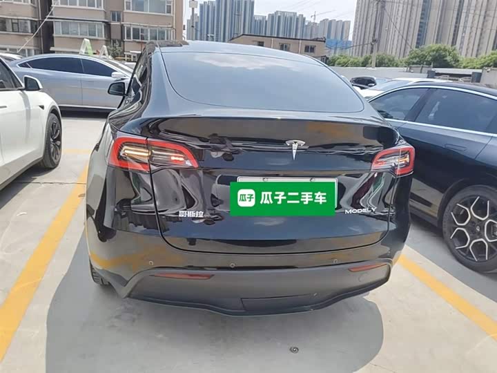 Photo 6 - Tesla Model Y