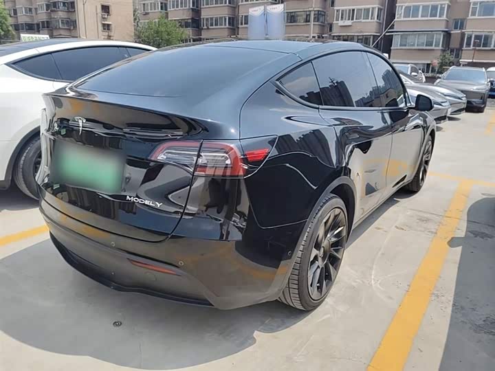 Photo 7 - Tesla Model Y