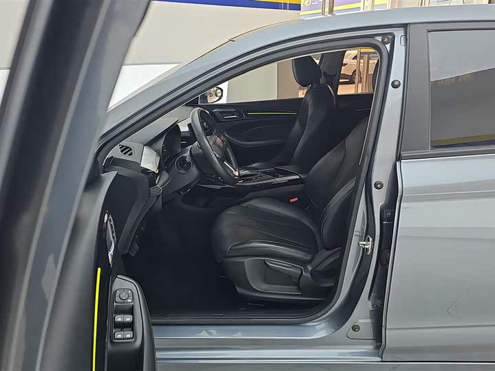 Roewe i5 2021 2021款 1.5L CVT黑金版