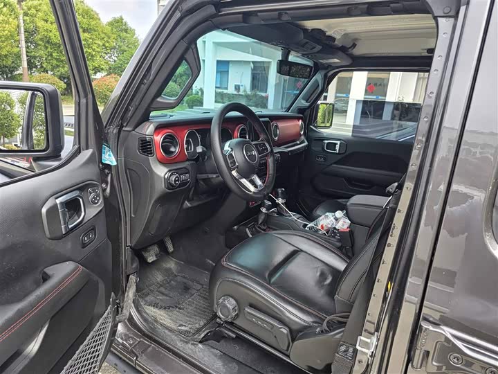 Jeep Wrangler 2021 2021款 2.0T 罗宾汉四门版