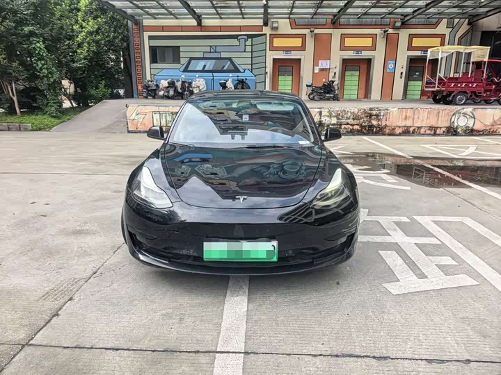 Фото 2 - Tesla Model 3