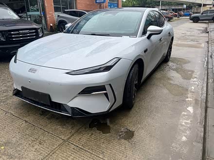 Geely Galaxy E8 2025 2025款 700km 远航智驾版