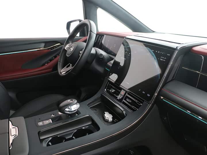 Zdjęcie 2 - GAC Trumpchi M8