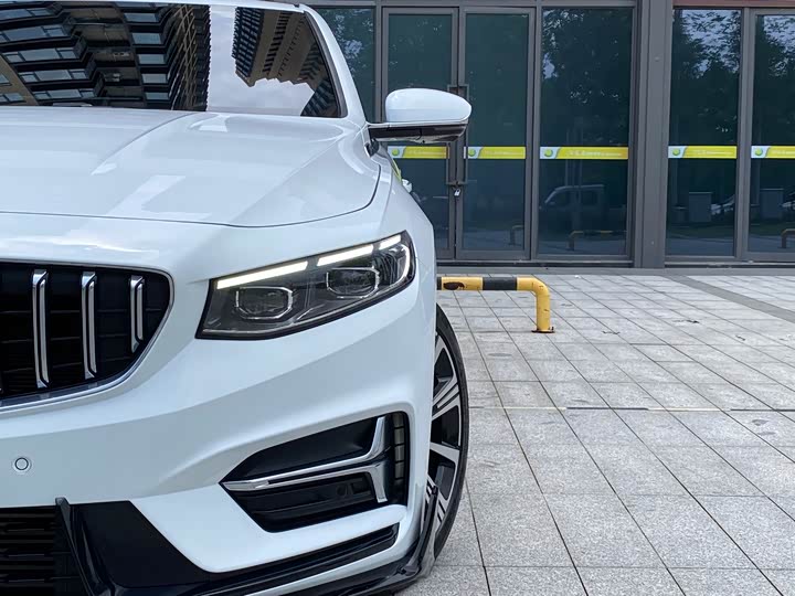 Фото 4 - Geely Preface